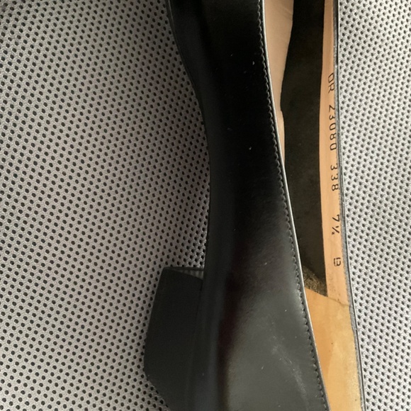 Ladies Salvatore Ferragamo GUC shoes - Picture 5 of 11